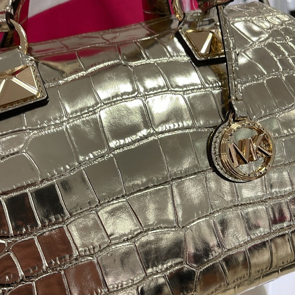 Michael Kors Grayson Md Metallic Crocodile Embossed Leather Satchel
Pale Gold NW - Picture 4 of 16